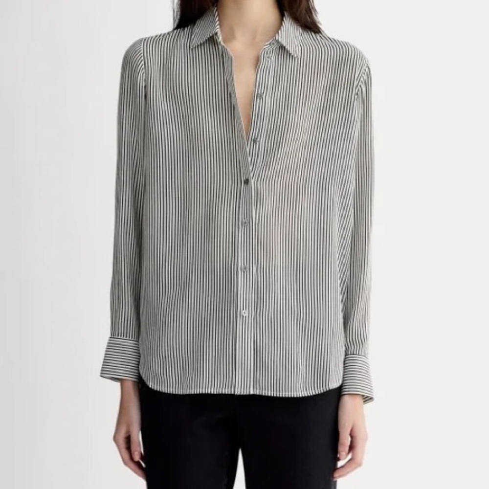Everlane The Must Have Shirt in Washable Silk : 0 (XS)